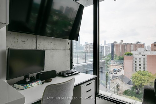 901-55 Ontario Street, Toronto, ON - Indoor Photo Showing Office