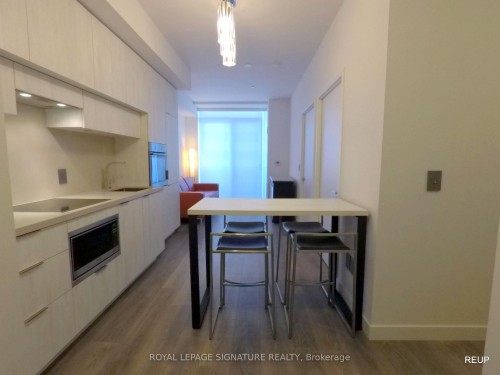 2402-8 Eglinton Avenue E, Toronto, ON - Indoor Photo Showing Kitchen