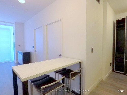 2402-8 Eglinton Avenue E, Toronto, ON - Indoor Photo Showing Other Room