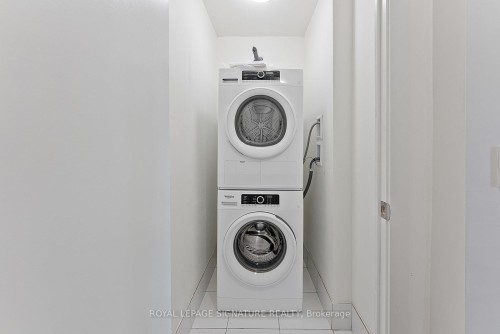 612-3237 Bayview Avenue, Toronto, ON - Indoor Photo Showing Laundry Room