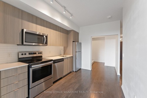 612-3237 Bayview Avenue, Toronto, ON - Indoor Photo Showing Kitchen