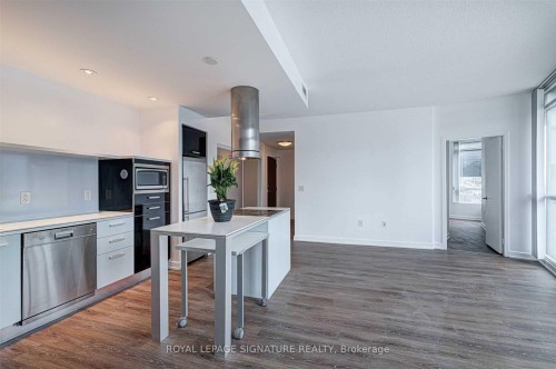 507-38 Dan Leckie Way, Toronto, ON - Indoor Photo Showing Kitchen