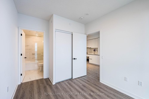3007-8 Interchange Way, Vaughan, ON - Indoor Photo Showing Other Room