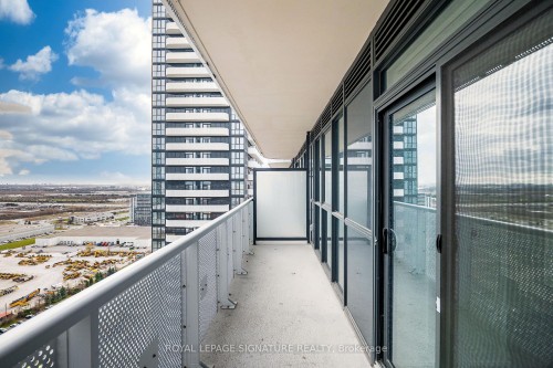 3007-8 Interchange Way, Vaughan, ON - Outdoor With Balcony