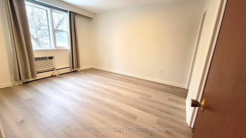 2-341 Sheppard Avenue E, Toronto, ON - Indoor Photo Showing Other Room