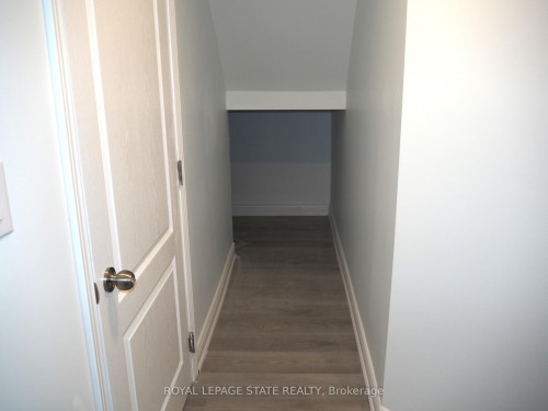 Bsmt-8 Knowles Street, Hamilton, ON - Indoor Photo Showing Other Room