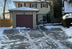 527 Carmello Court  Pickering, ON L1W 2Z4