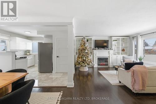 5928 Carman Street, Niagara Falls (Church'S Lane), ON - Indoor With Fireplace