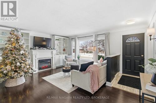 5928 Carman Street, Niagara Falls (Church'S Lane), ON - Indoor Photo Showing Living Room With Fireplace