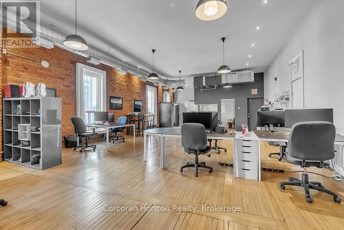 300 - 41 King William Street, Hamilton (Beasley), ON 