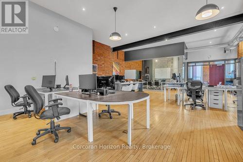 300 - 41 King William Street, Hamilton (Beasley), ON 