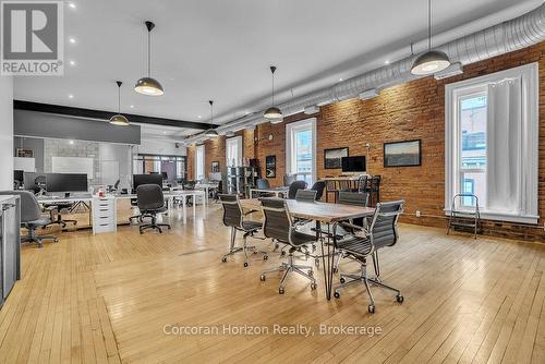 300 - 41 King William Street, Hamilton (Beasley), ON 