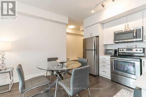 2311-B - 3700 Highway 7 Road, Vaughan, ON - Indoor Photo Showing Kitchen