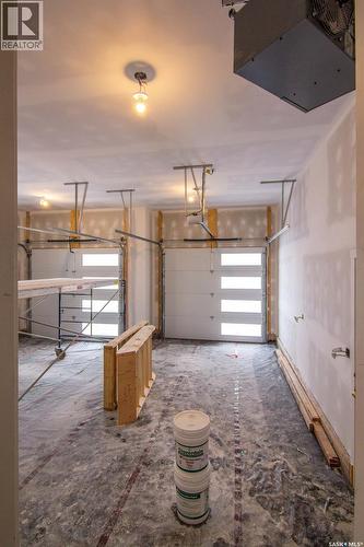 435 Sharma Crescent, Saskatoon, SK - Indoor Photo Showing Garage