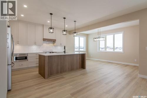 435 Sharma Crescent, Saskatoon, SK - Indoor Photo Showing Kitchen With Upgraded Kitchen