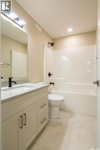 435 Sharma Crescent, Saskatoon, SK - Indoor Photo Showing Bathroom
