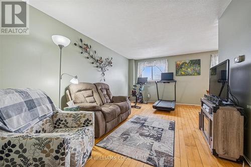 31 - 51 Paulander Drive, Kitchener, ON - Indoor Photo Showing Living Room