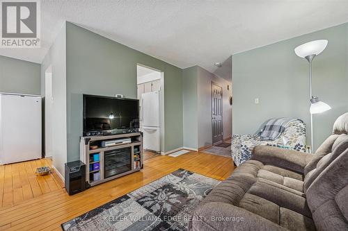 31 - 51 Paulander Drive, Kitchener, ON - Indoor Photo Showing Living Room