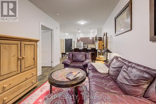 417 - 399 Queen Street S, Kitchener, ON - Indoor Photo Showing Other Room