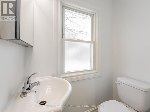 80 Livingston Avenue, Grimsby, ON - Indoor Photo Showing Bathroom