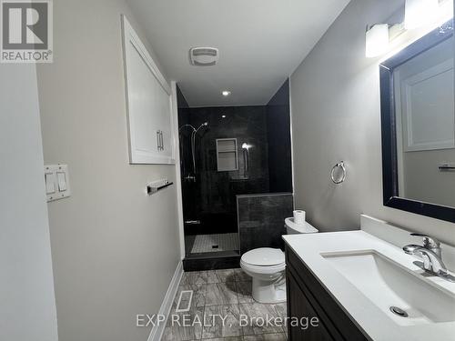 324 West 5Th Street, Hamilton, ON - Indoor Photo Showing Bathroom