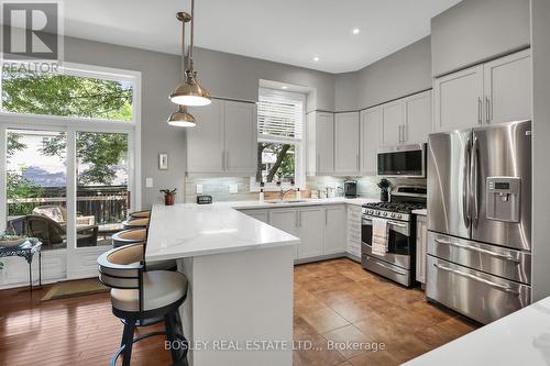 Th 3 - 481 Victoria Street, Niagara-On-The-Lake (Town), ON - Indoor Photo Showing Kitchen With Upgraded Kitchen