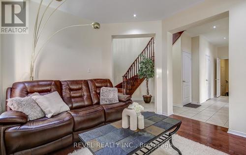 5 Treegrove Crescent, Brampton, ON - Indoor Photo Showing Living Room
