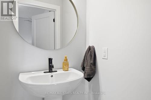 579 Victoria Street, Scugog (Port Perry), ON - Indoor Photo Showing Bathroom