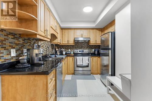 306 - 263 Wellington Street W, Toronto (Waterfront Communities), ON - Indoor Photo Showing Kitchen