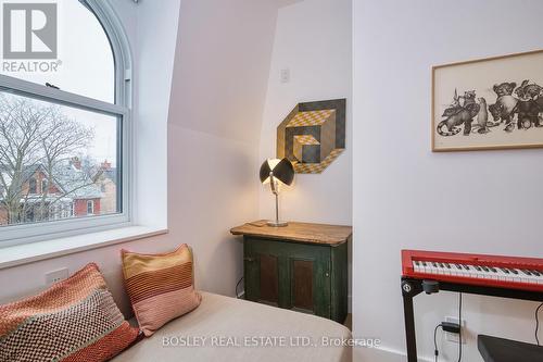 34 Beaconsfield Avenue, Toronto, ON - Indoor