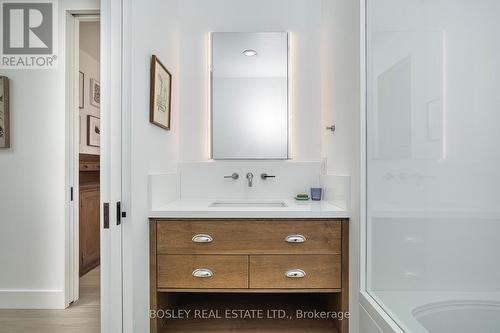 34 Beaconsfield Avenue, Toronto, ON - Indoor Photo Showing Bathroom