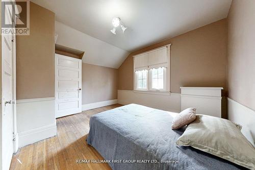 481 Simcoe Street N, Oshawa, ON - Indoor Photo Showing Bedroom