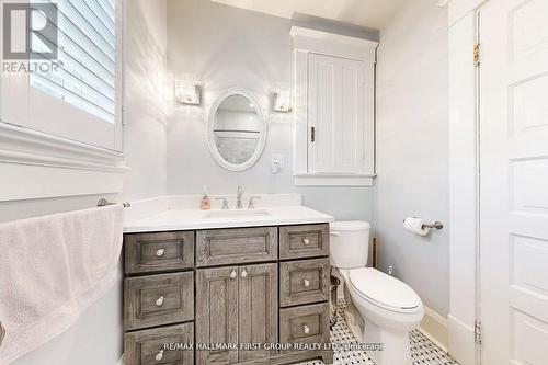 481 Simcoe Street N, Oshawa, ON - Indoor Photo Showing Bathroom