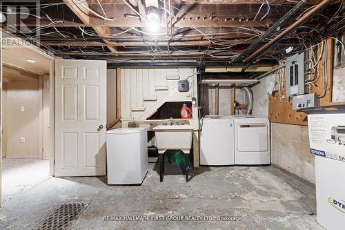 481 Simcoe Street N, Oshawa, ON - Indoor Photo Showing Laundry Room
