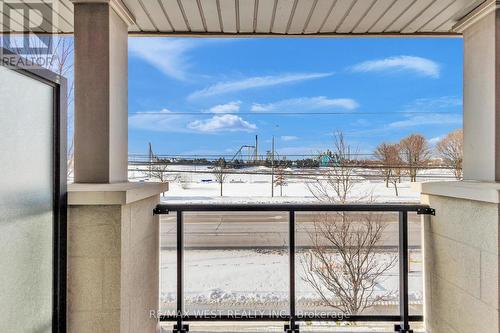 9 - 9601 Jane Street, Vaughan, ON - Outdoor