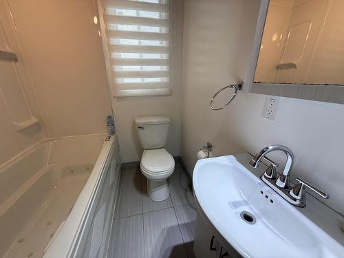 Salle de bains - 277  - 279 Rue Pinder O., Rouyn-Noranda, QC - Indoor Photo Showing Bathroom