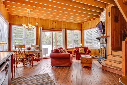 Overall view - 6884 Rue De La Rivière, Val-Morin, QC - Indoor Photo Showing Living Room