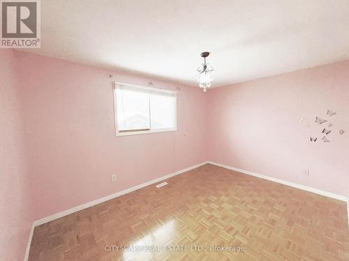 Bedroom #2 - 7 Quincy Court, Hamilton, ON - Indoor Photo Showing Other Room