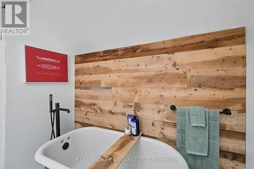 30 Wood Street, Mapleton, ON - Indoor Photo Showing Bathroom