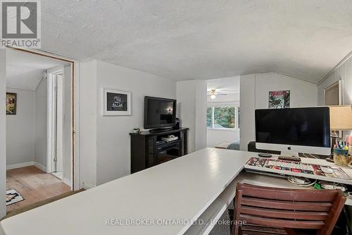 30 Wood Street, Mapleton, ON - Indoor