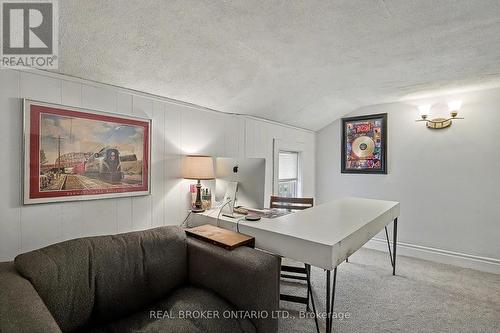 30 Wood Street, Mapleton, ON - Indoor