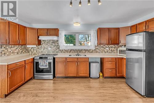 190 Hugh Cummings, Spanish, ON - Indoor Photo Showing Kitchen With Double Sink