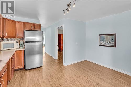 190 Hugh Cummings, Spanish, ON - Indoor Photo Showing Kitchen