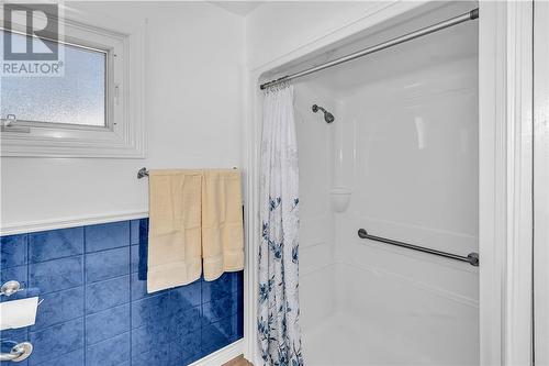 190 Hugh Cummings, Spanish, ON - Indoor Photo Showing Bathroom