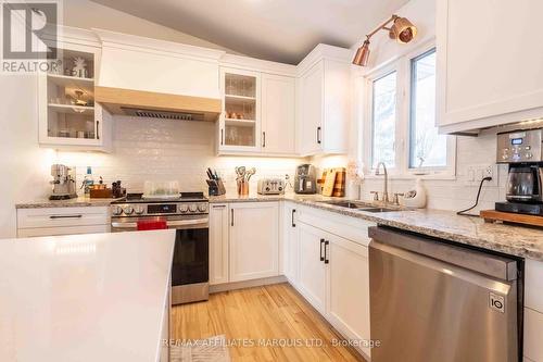 4239 County Rd 11 Road, South Stormont, ON - Indoor Photo Showing Kitchen With Double Sink With Upgraded Kitchen