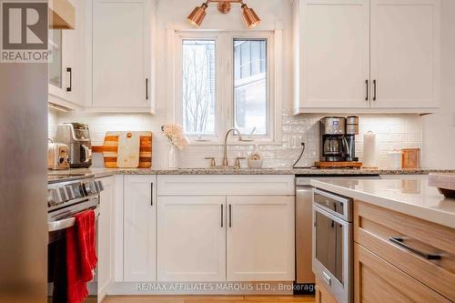 4239 County Rd 11 Road, South Stormont, ON - Indoor Photo Showing Kitchen