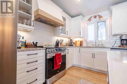 4239 County Rd 11 Road, South Stormont, ON - Indoor Photo Showing Kitchen With Upgraded Kitchen