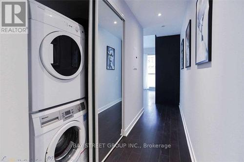 710 - 15 Grenville Street, Toronto, ON - Indoor Photo Showing Laundry Room