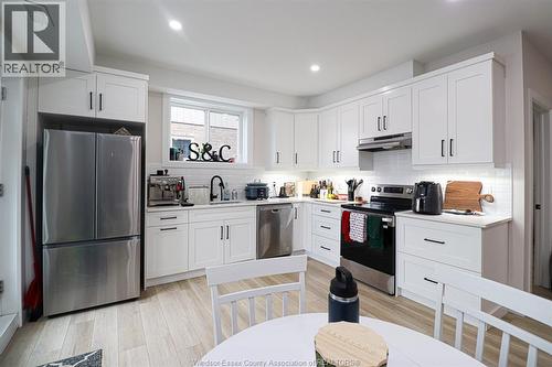 97 Kingsbridge, Amherstburg, ON - Indoor Photo Showing Kitchen With Upgraded Kitchen