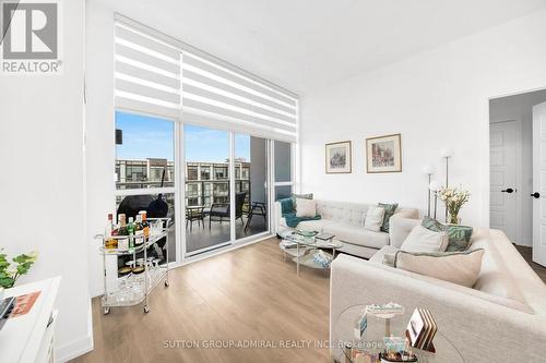 431 - 415 Sea Ray Avenue, Innisfil, ON - Indoor Photo Showing Living Room